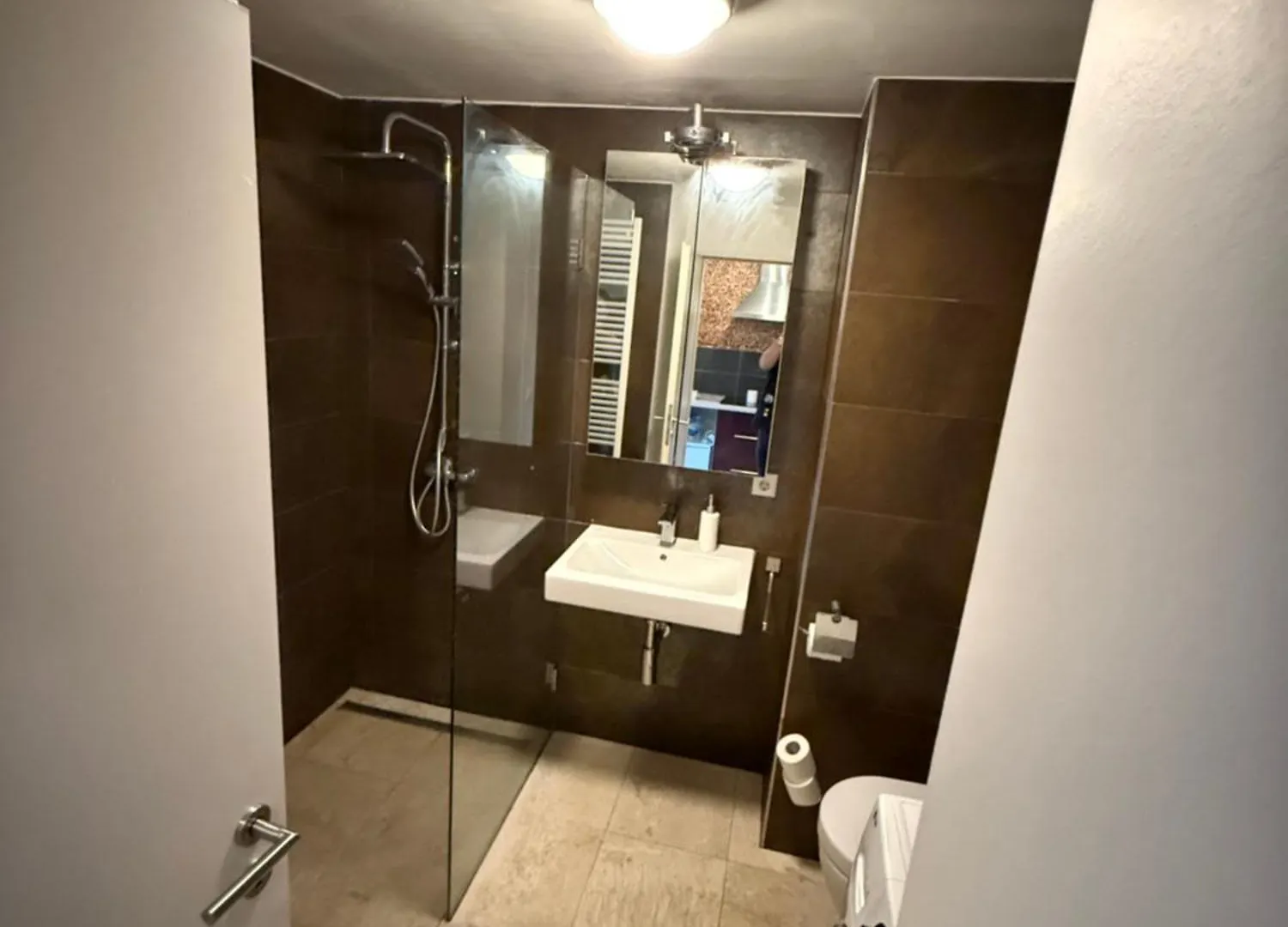 Chic Central Luxembourg City Views & Balconyアパートメント アパート