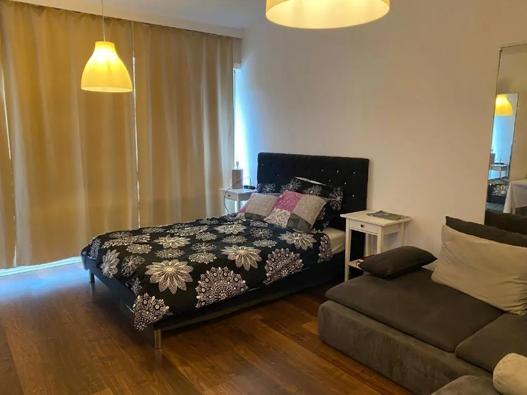 Chic Central Luxembourg City Views & Balcony Διαμέρισμα